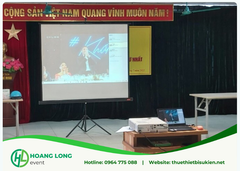 thuê màn hình chiếu